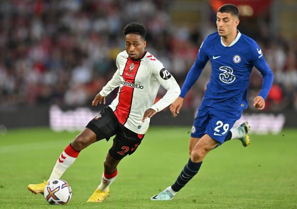 越发激烈的 越发激烈的